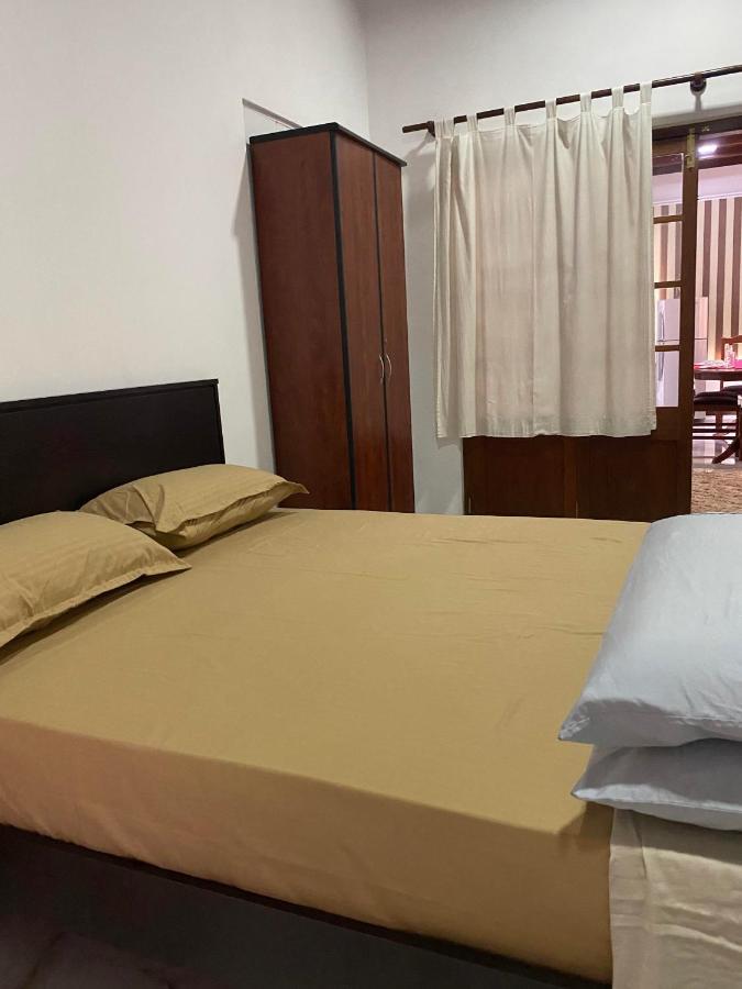 Ferienwohnung Ice Berg Dehiwala-Mount Lavinia Exterior foto
