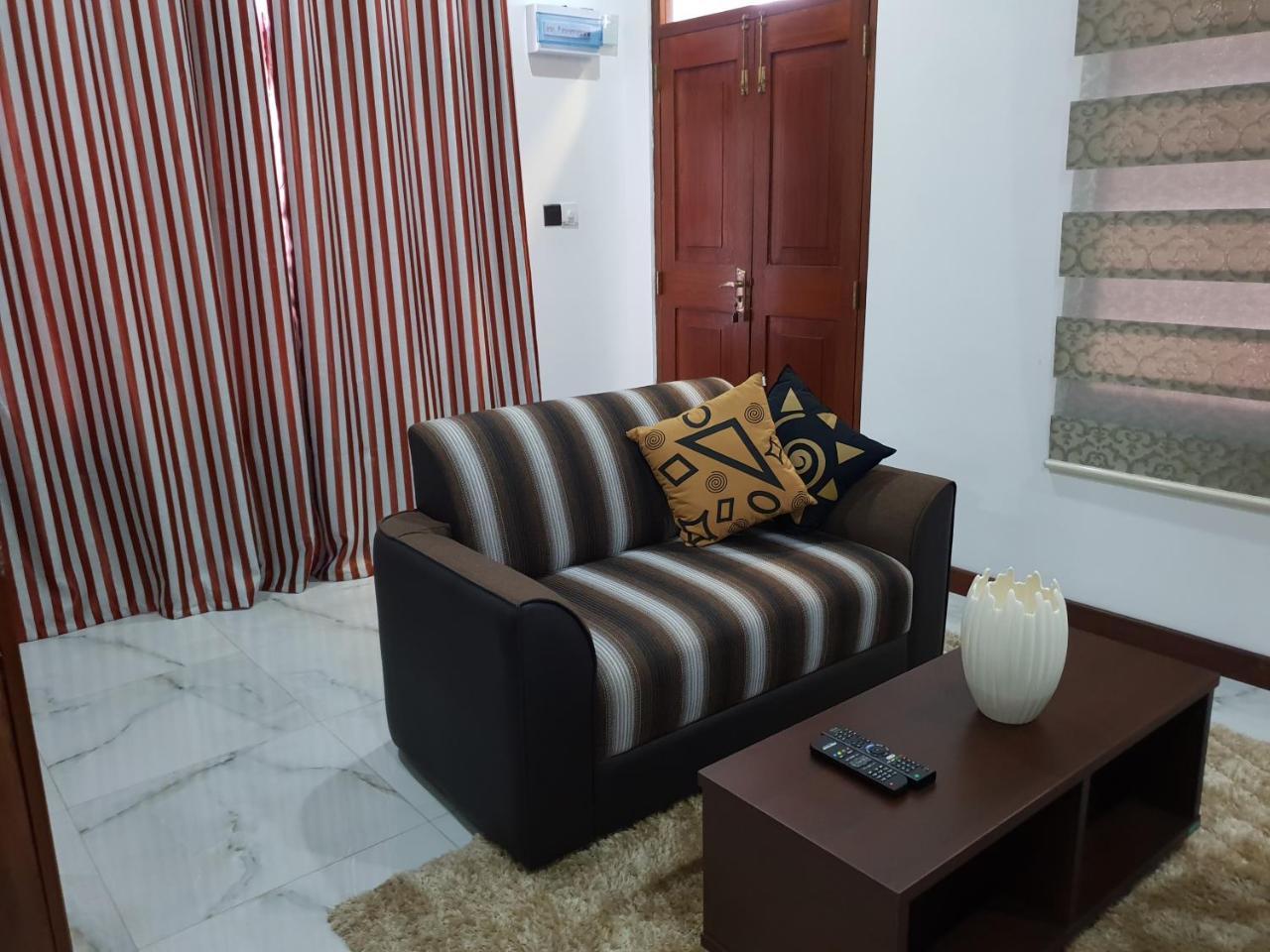 Ferienwohnung Ice Berg Dehiwala-Mount Lavinia Exterior foto