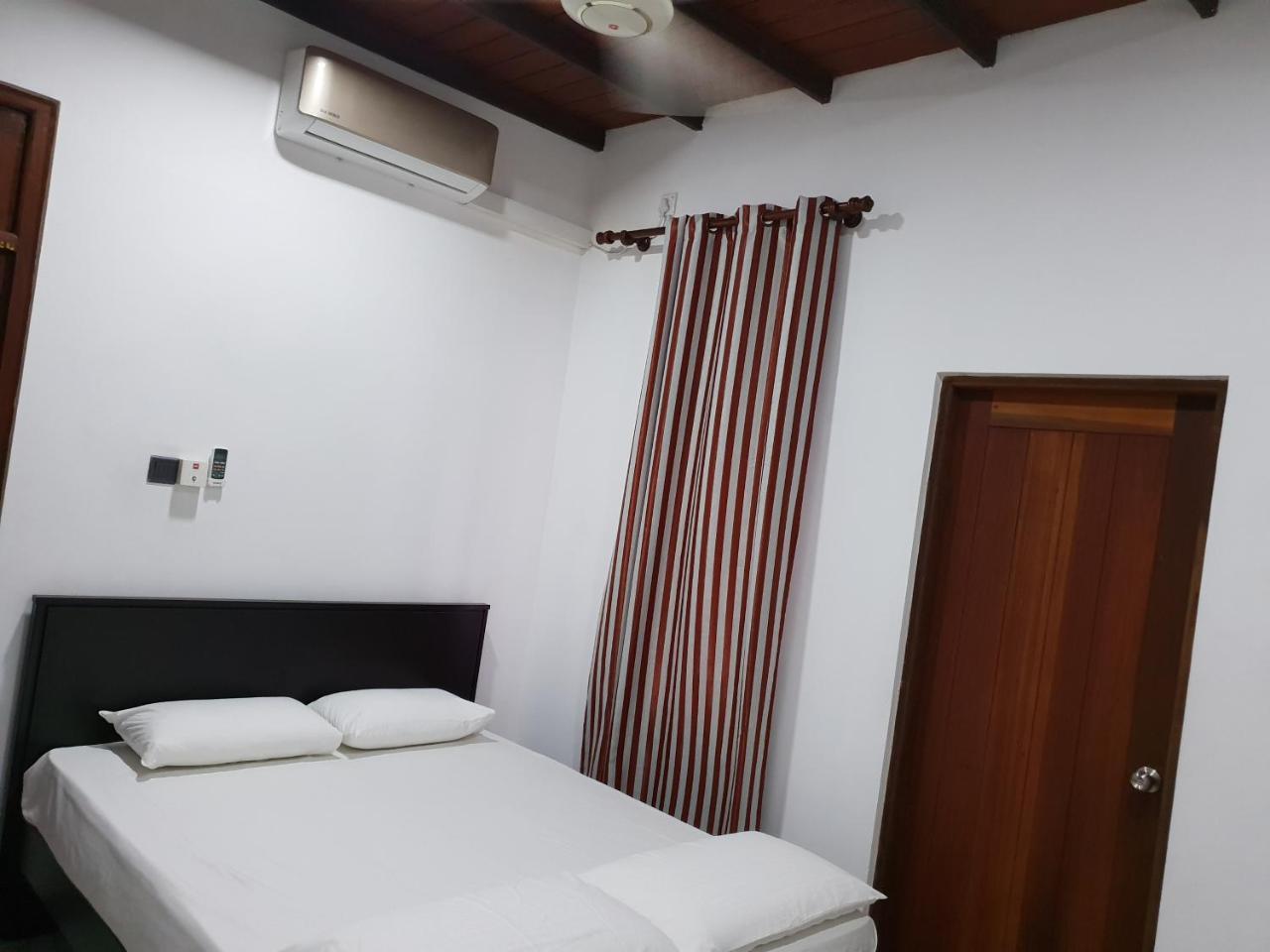 Ferienwohnung Ice Berg Dehiwala-Mount Lavinia Exterior foto